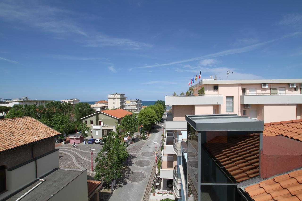 Hotel Capri Bellaria-Igea Marina Bagian luar foto