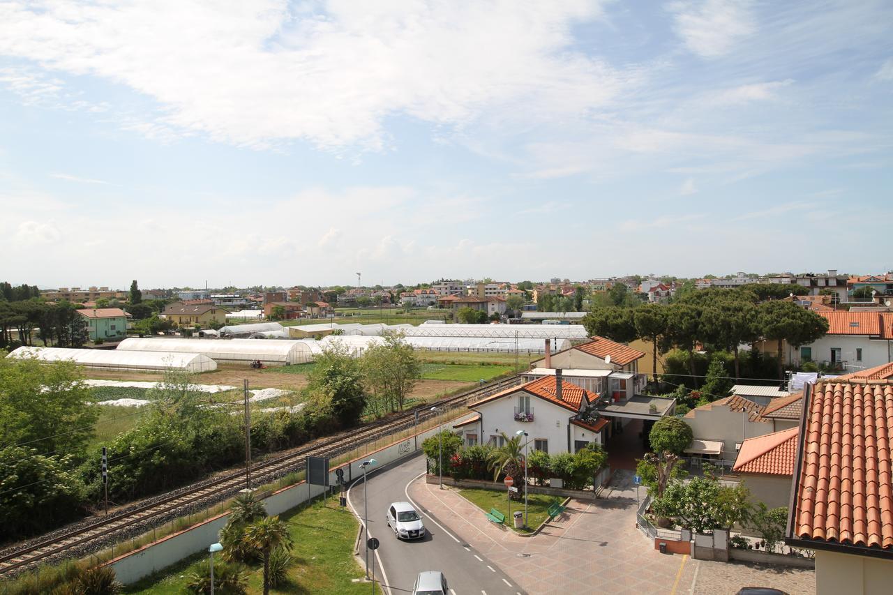 Hotel Capri Bellaria-Igea Marina Bagian luar foto