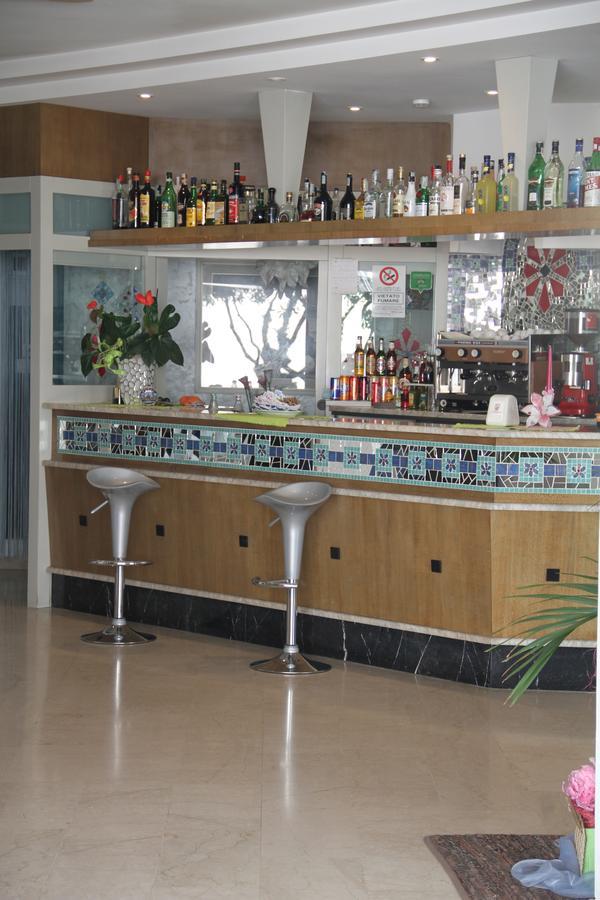 Hotel Capri Bellaria-Igea Marina Bagian luar foto
