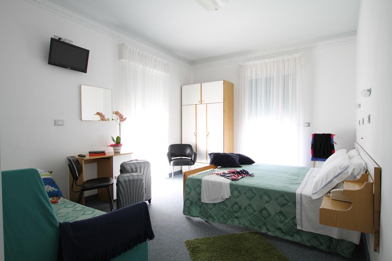 Hotel Capri Bellaria-Igea Marina Bagian luar foto