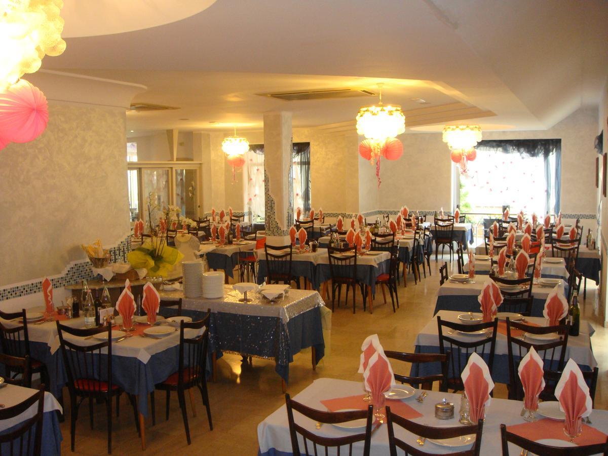 Hotel Capri Bellaria-Igea Marina Bagian luar foto