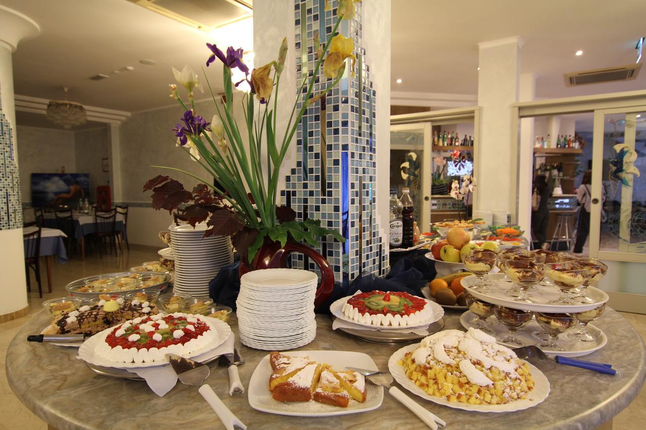 Hotel Capri Bellaria-Igea Marina Bagian luar foto